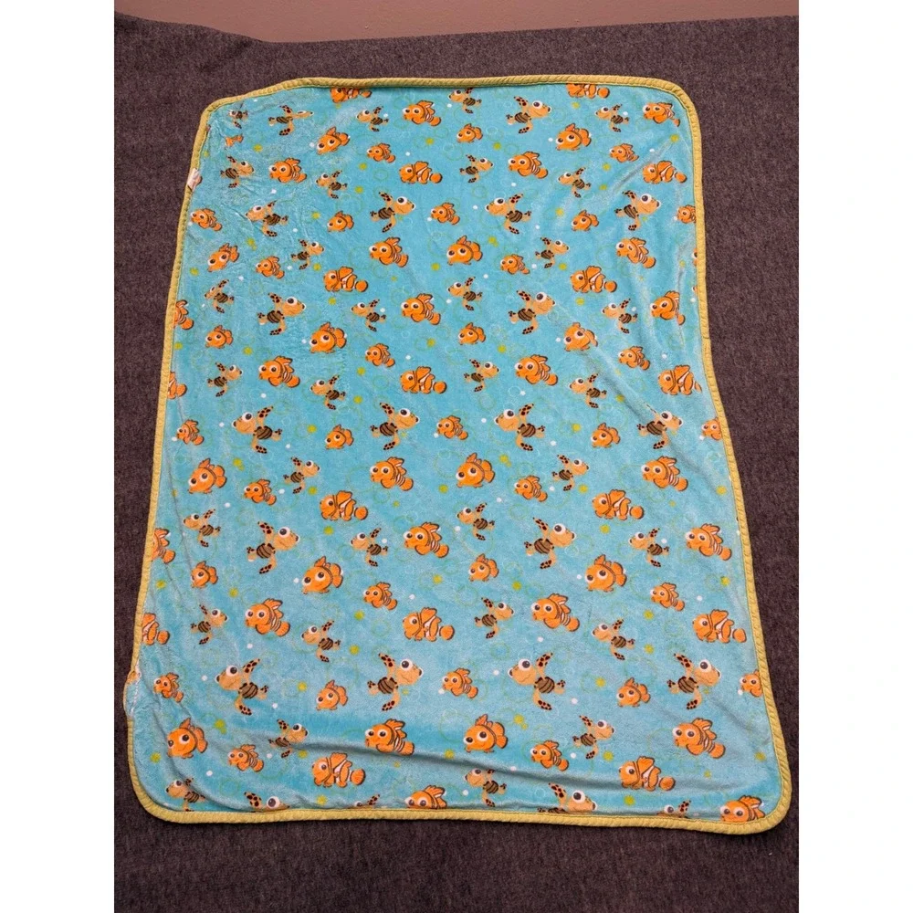Disney Finding Nemo Squirt Turtle Baby Blanket Blue Plush Green Sherpa Throw